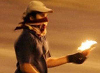 Mersin’in Tarsus İlçesi’nde 2 Polis Otosu Yakıldı