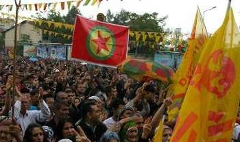 On Binler İstasyon Meydanı’na Akın Etti