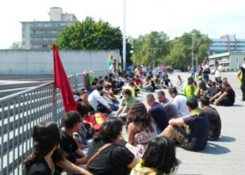 Kürt Gençleri CPT Önünde Eylemde