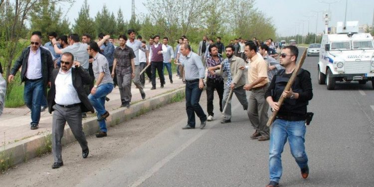 Kürt halkına dayatılan muhafazakarlık adı altında zihniyet darlığı