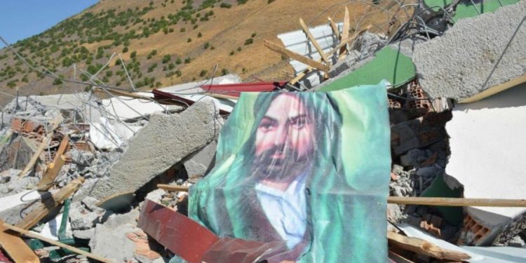 İşte demokrasi: 90 bin Cami’ye karşılık 940 Cem evi