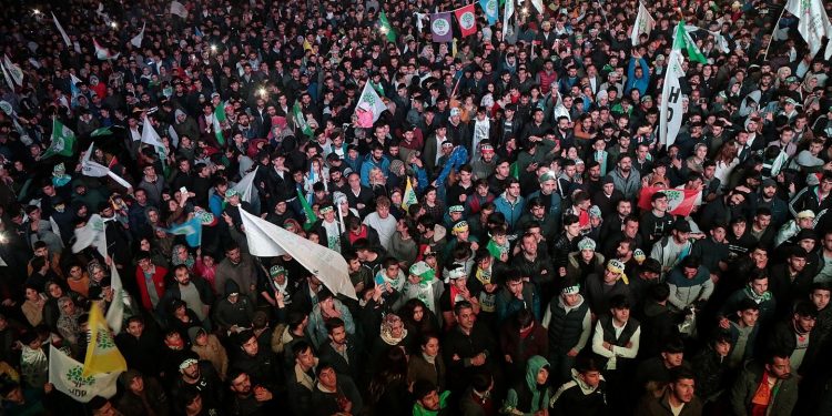 Stratejik Oy’a karşı iki hamle