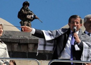 Davutoğlu Kanlı Elleri İle Kürtlere Neyi Vaat Ediyor?