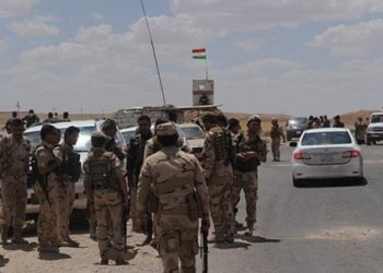 Türk Askeri Pêşmerge Elbiseleri ve Araçları İle Devriye Gezip Yol Kontrolleri Yapıyor