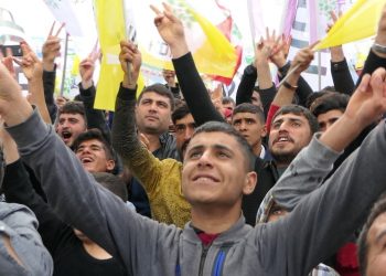 Kürtler İnkarcı Sistemi Kırıyor, Yeni Yaşamın Temelini Hazırlıyor