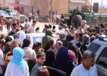 Efrînlilerden Rus yardım konvoyuna tepki: Sadaka değil Efrîn’i istiyoruz