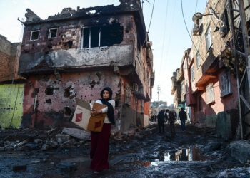 Türk Devleti Sur Halkını Sur’dan Caydırmaya Çalışıyor