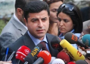 Demirtaş: Wê Li Cihên Kurd Lê Dijîn Du Ziman Hebin