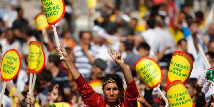 Em Faşîzma Tirk Bi Hevokên Kurdî Bifetisînin